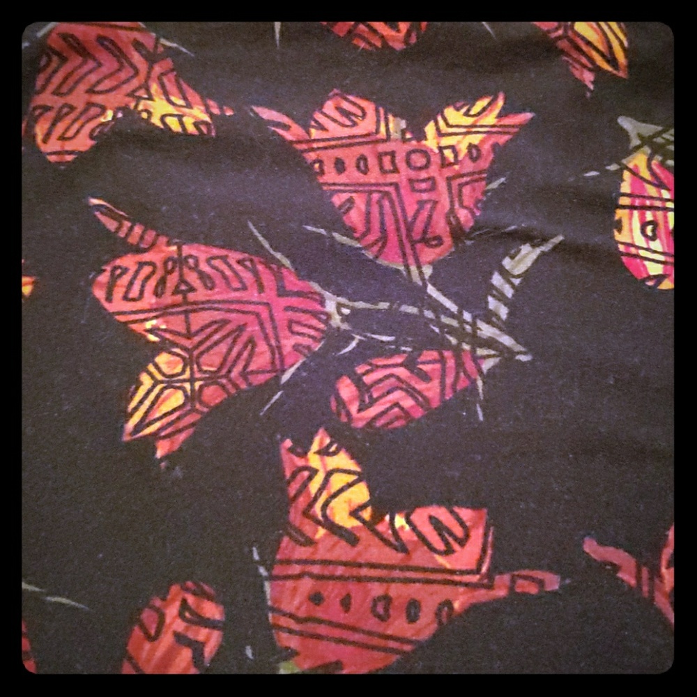 ⚘3 for $$$$25⚘⚘ Tulips 🌷⚘ LulaRoe Leggings